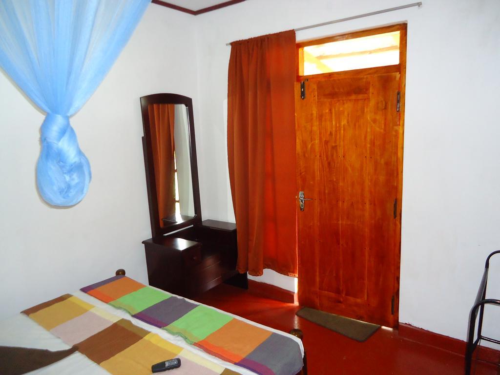Sigiri Picaso Home Stay Szigirija Kültér fotó