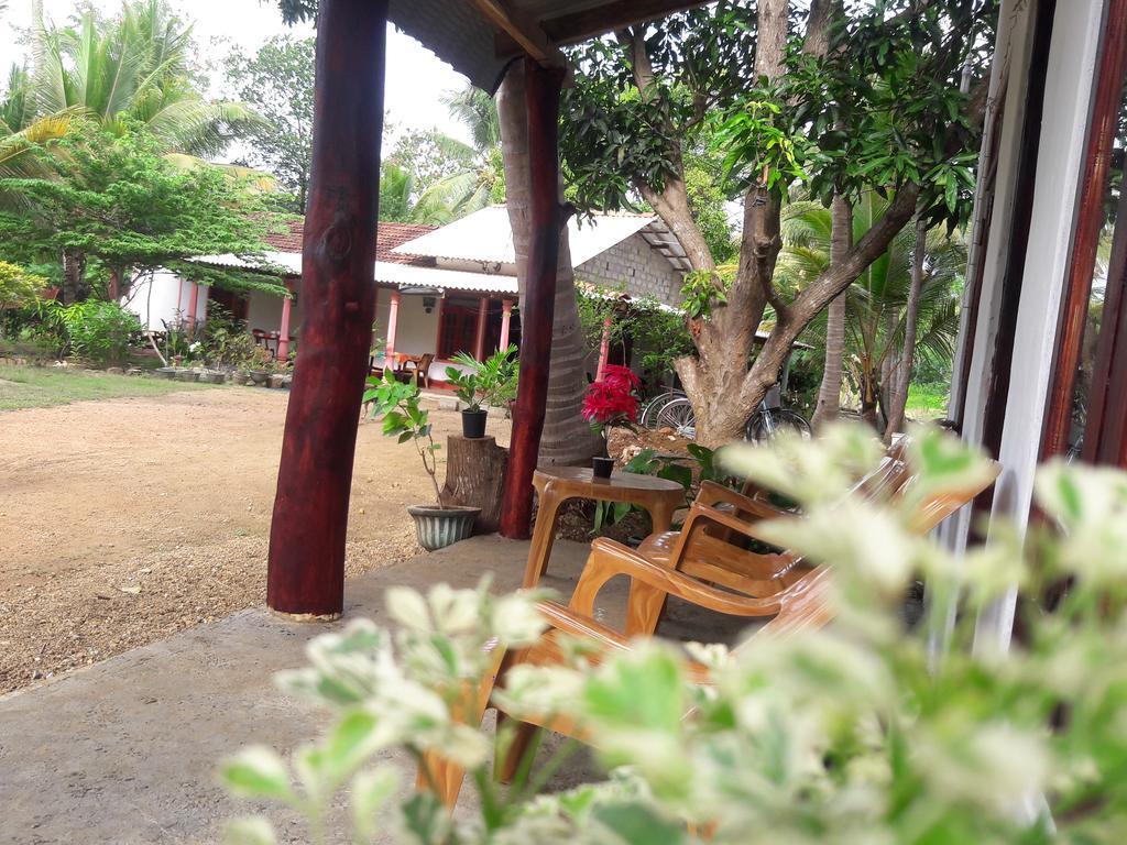 Sigiri Picaso Home Stay Szigirija Szoba fotó